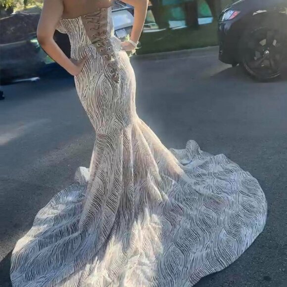 Women's Silver and White Dress - Picture 3 of 3